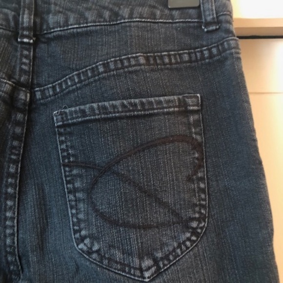 Chico's Platinum Jeans Size 2 (Chicos sz 00) stretch, short, flair - Picture 1 of 10